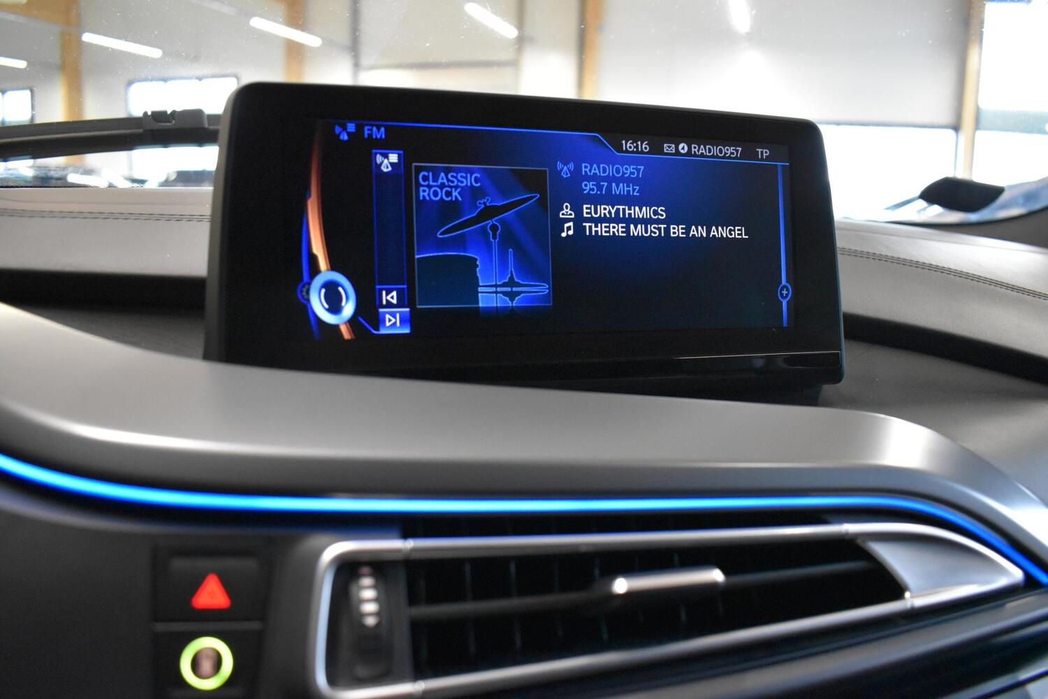 BMW i8 vaihtoauto