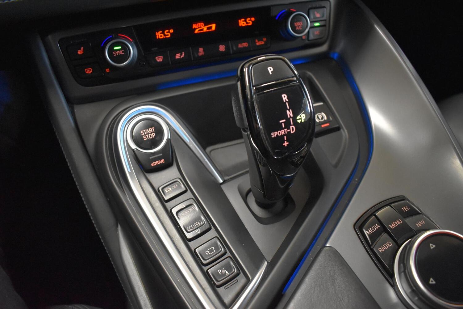 BMW i8 vaihtoauto