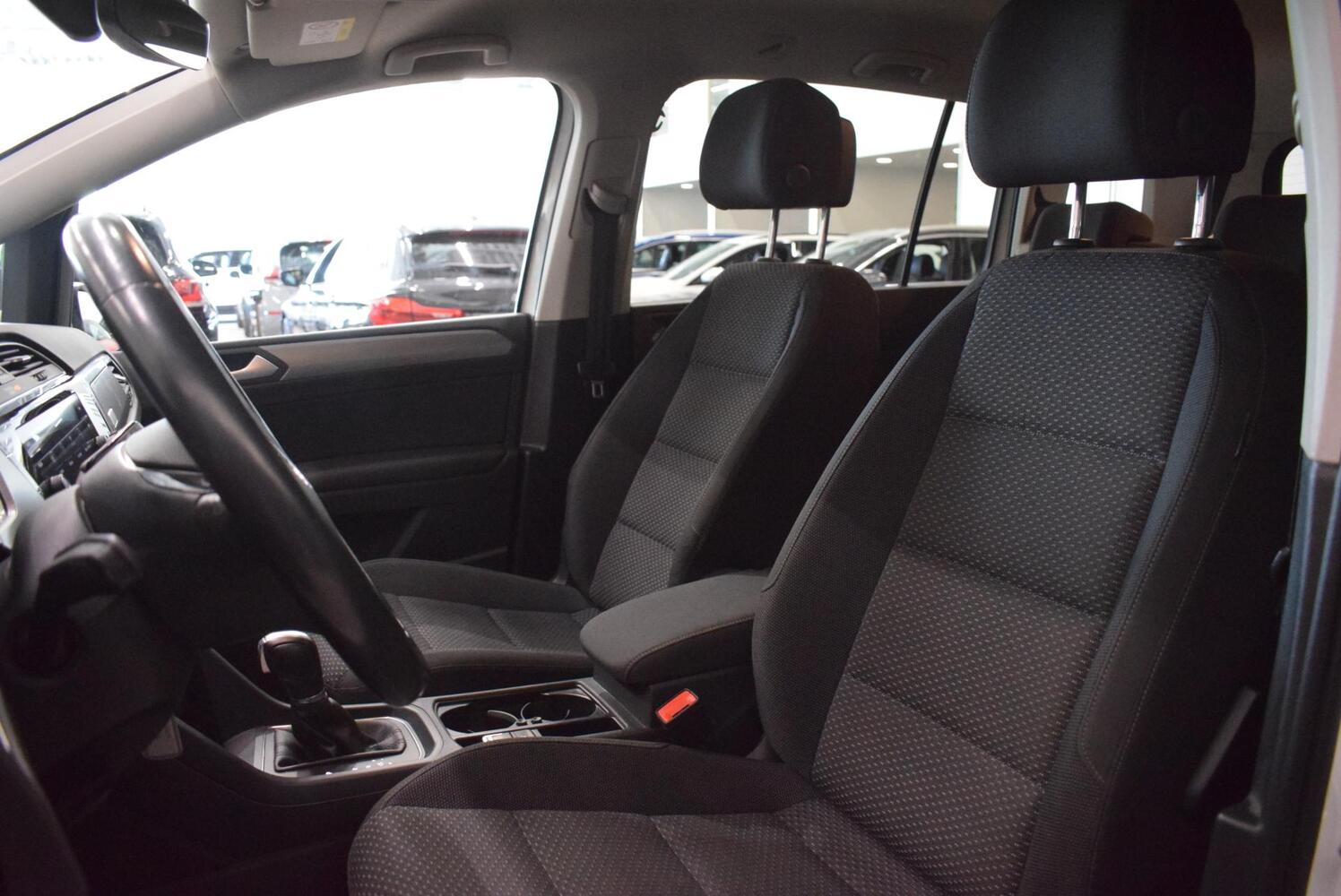 Volkswagen Touran vaihtoauto