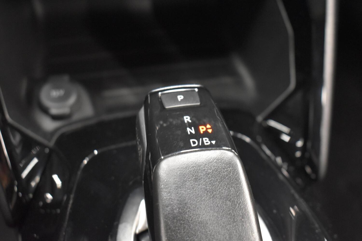 Peugeot e-2008 vaihtoauto