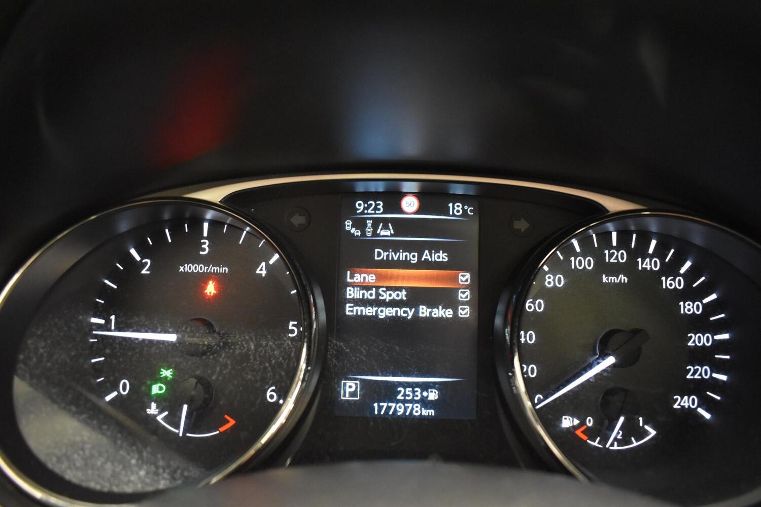Nissan X-Trail vaihtoauto