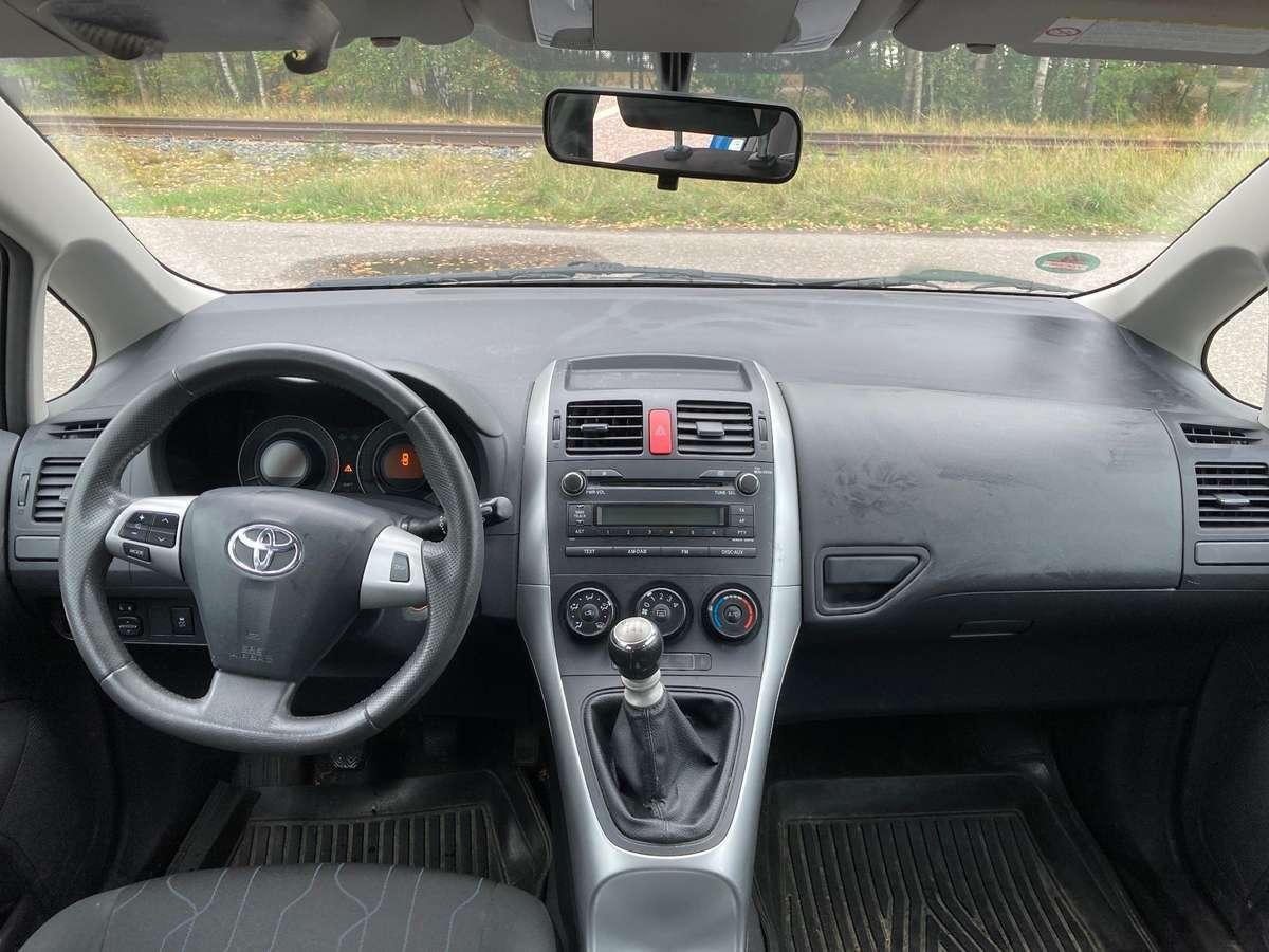 Toyota Auris vaihtoauto