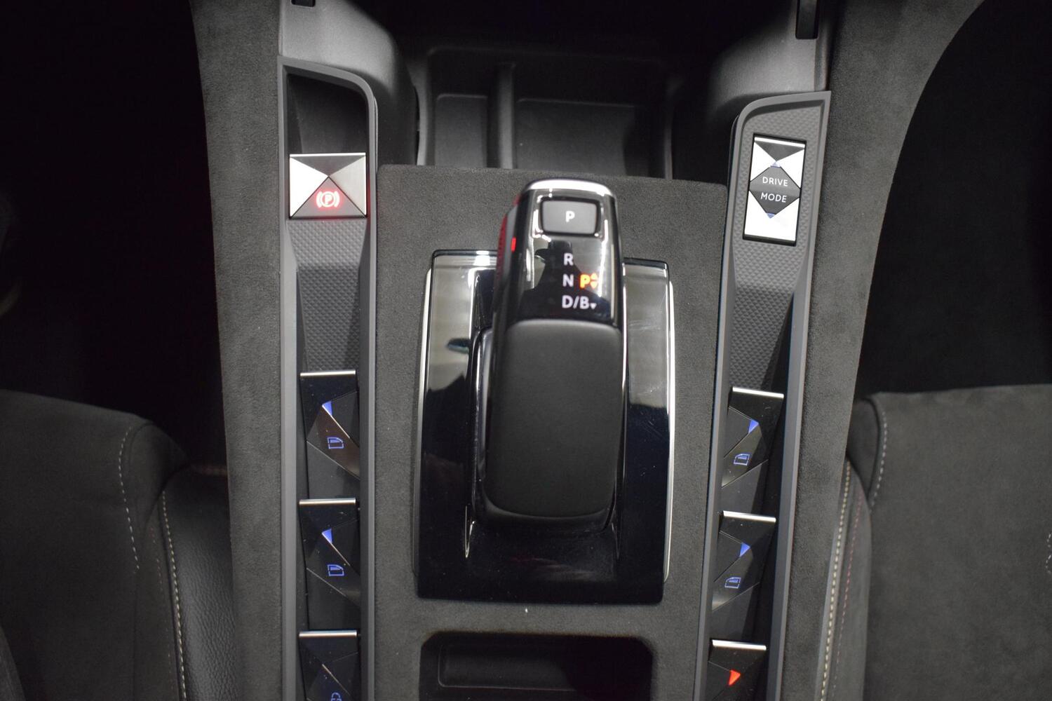 DS 7 vaihtoauto