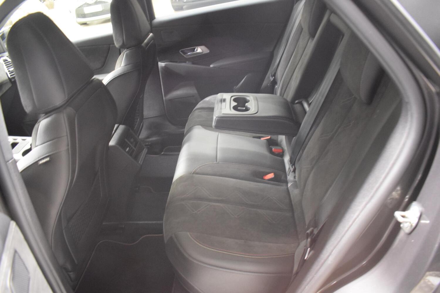 DS 7 vaihtoauto