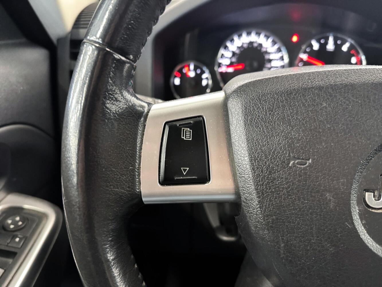 Jeep Cherokee vaihtoauto