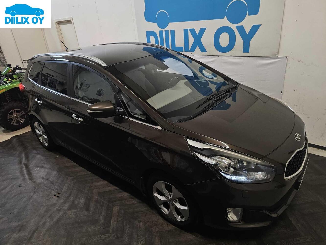 Kia Carens vaihtoauto