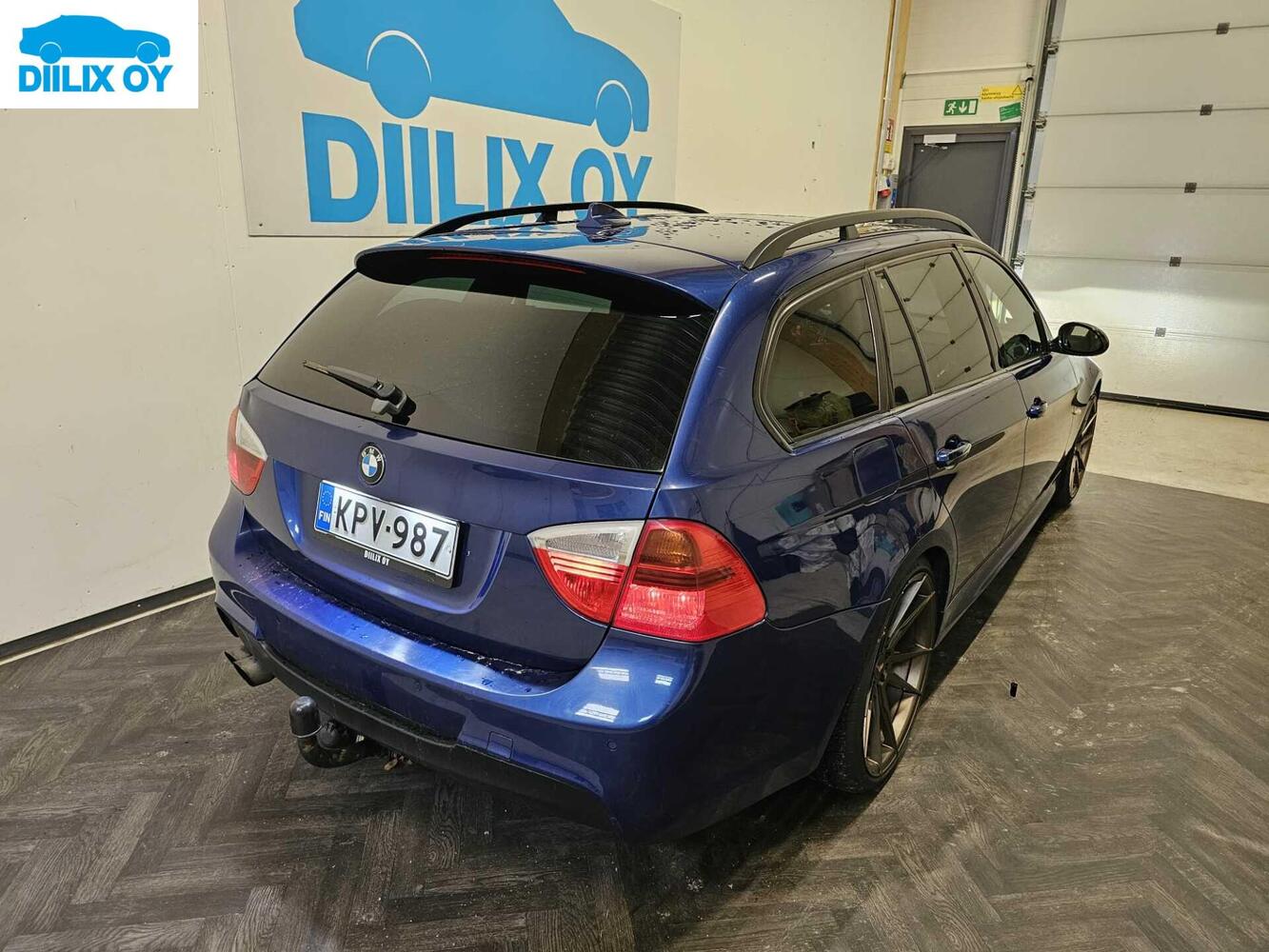 BMW 330 vaihtoauto