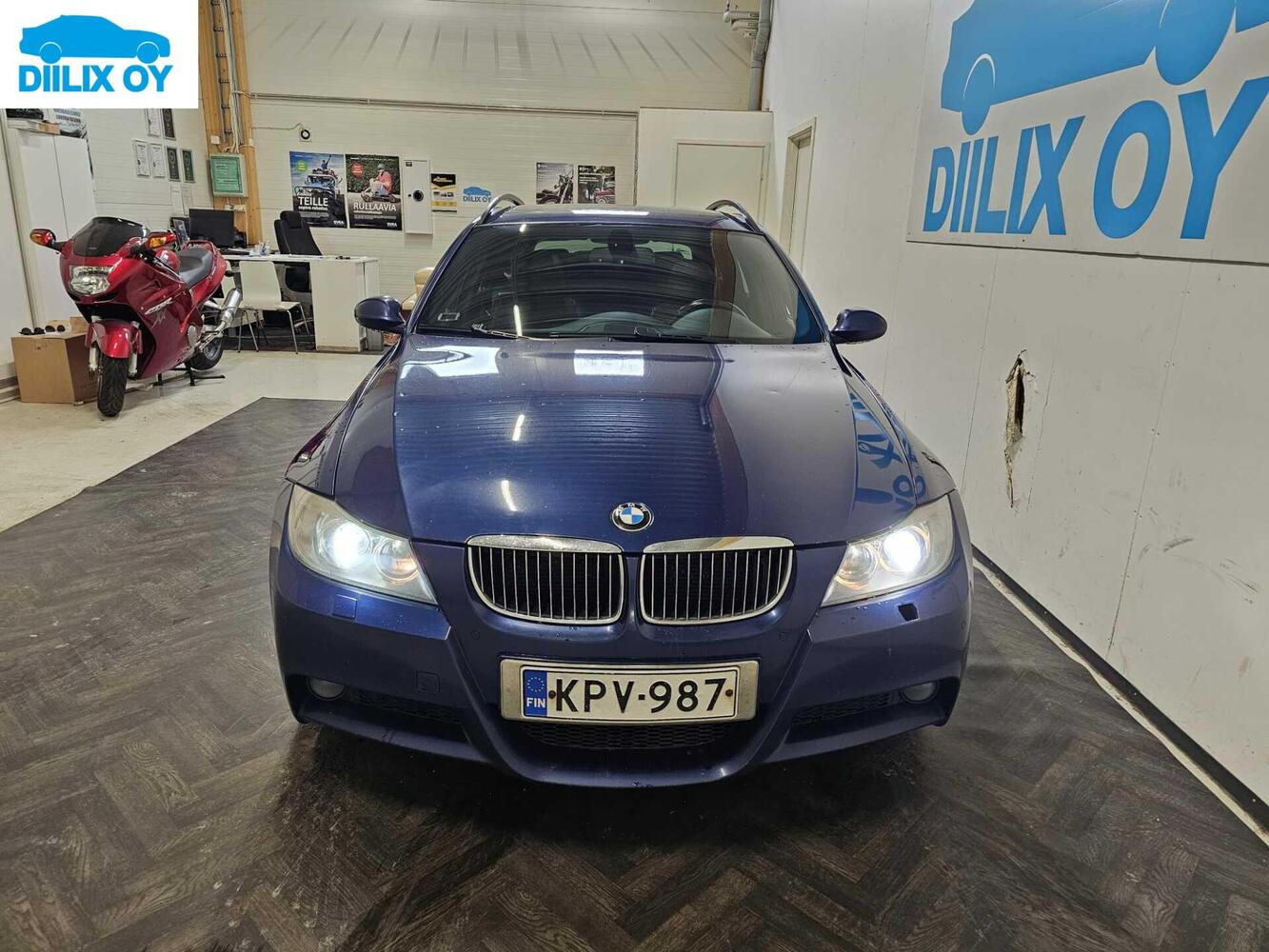 BMW 330 vaihtoauto