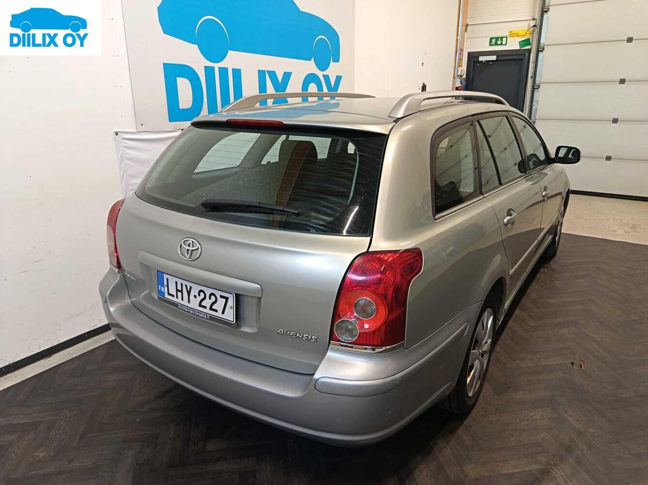 Toyota Avensis vaihtoauto