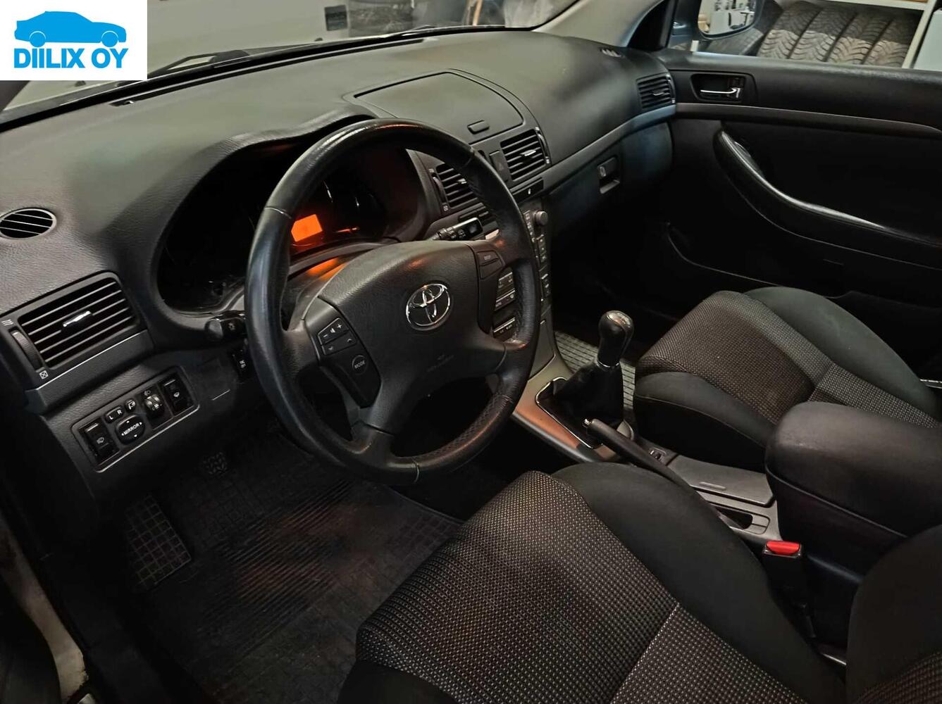 Toyota Avensis vaihtoauto