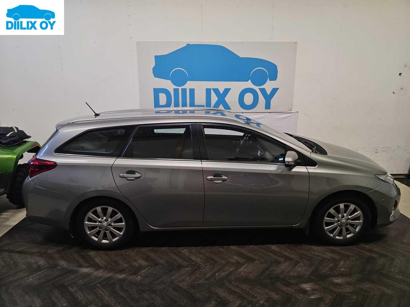 Toyota Auris vaihtoauto