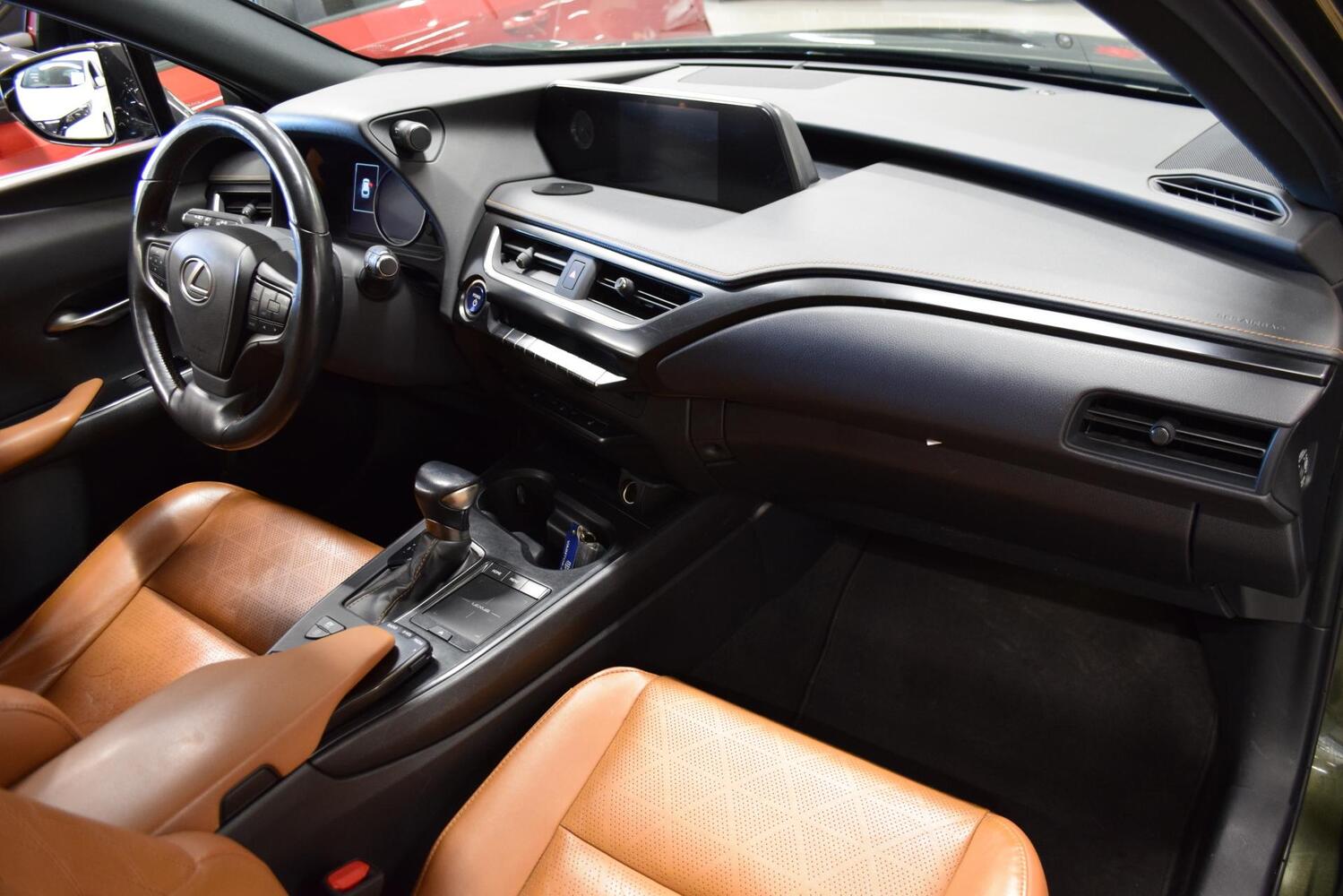 Lexus UX vaihtoauto