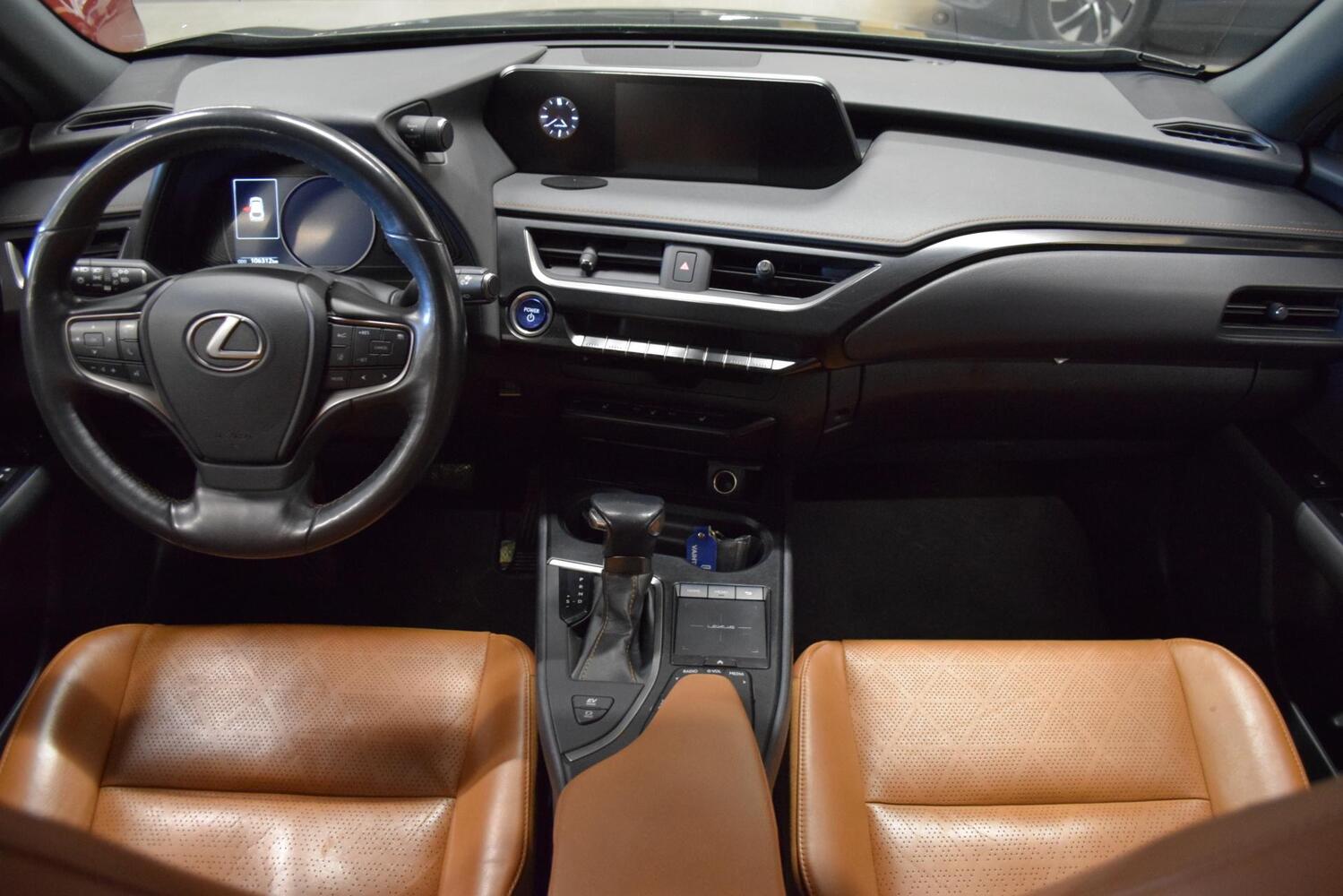 Lexus UX vaihtoauto