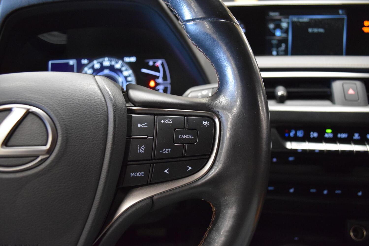 Lexus UX vaihtoauto