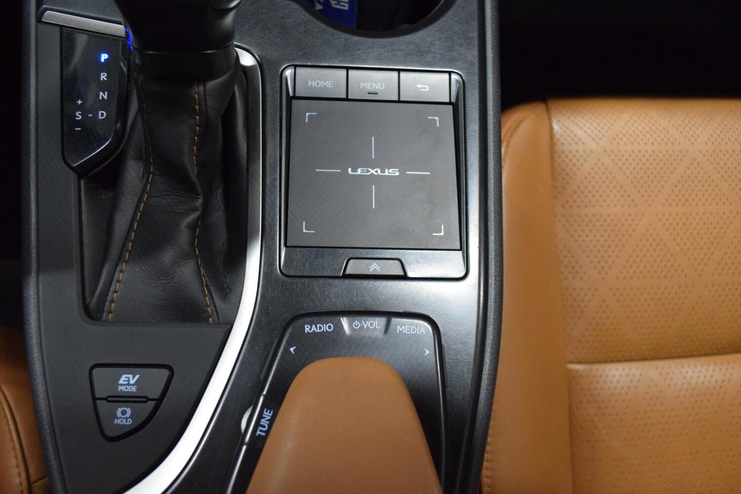 Lexus UX vaihtoauto