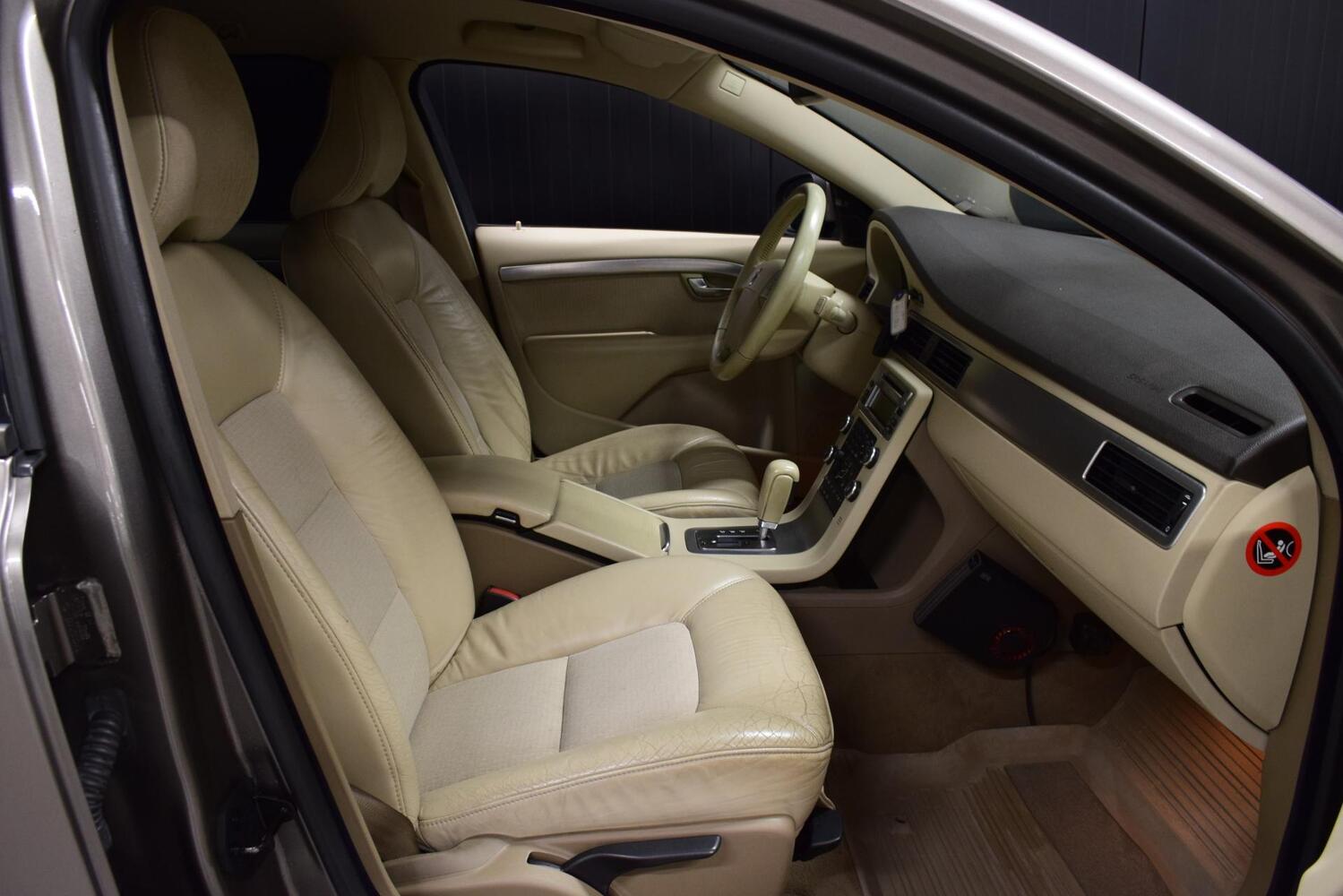 Volvo V70 vaihtoauto