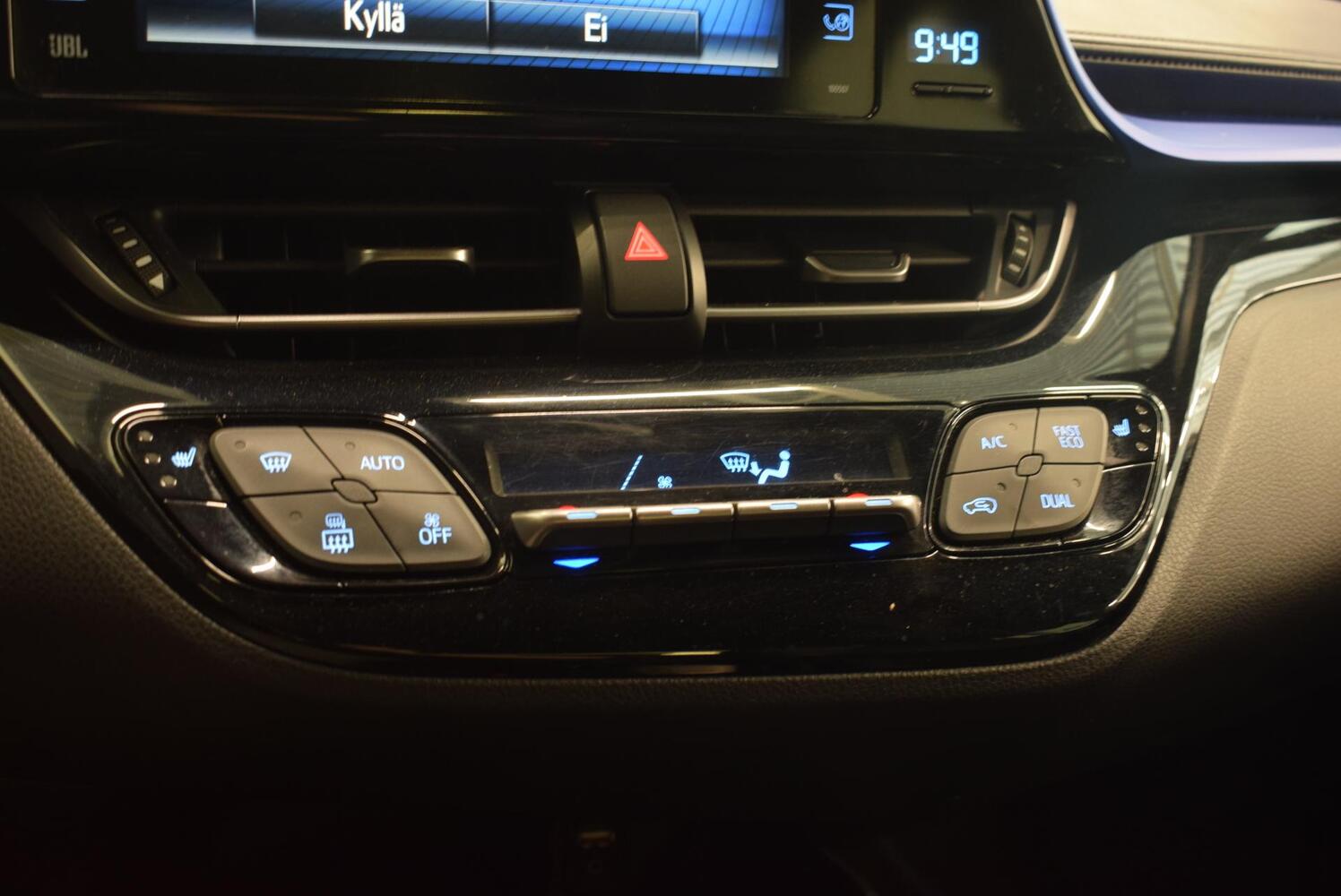 Toyota C-HR vaihtoauto