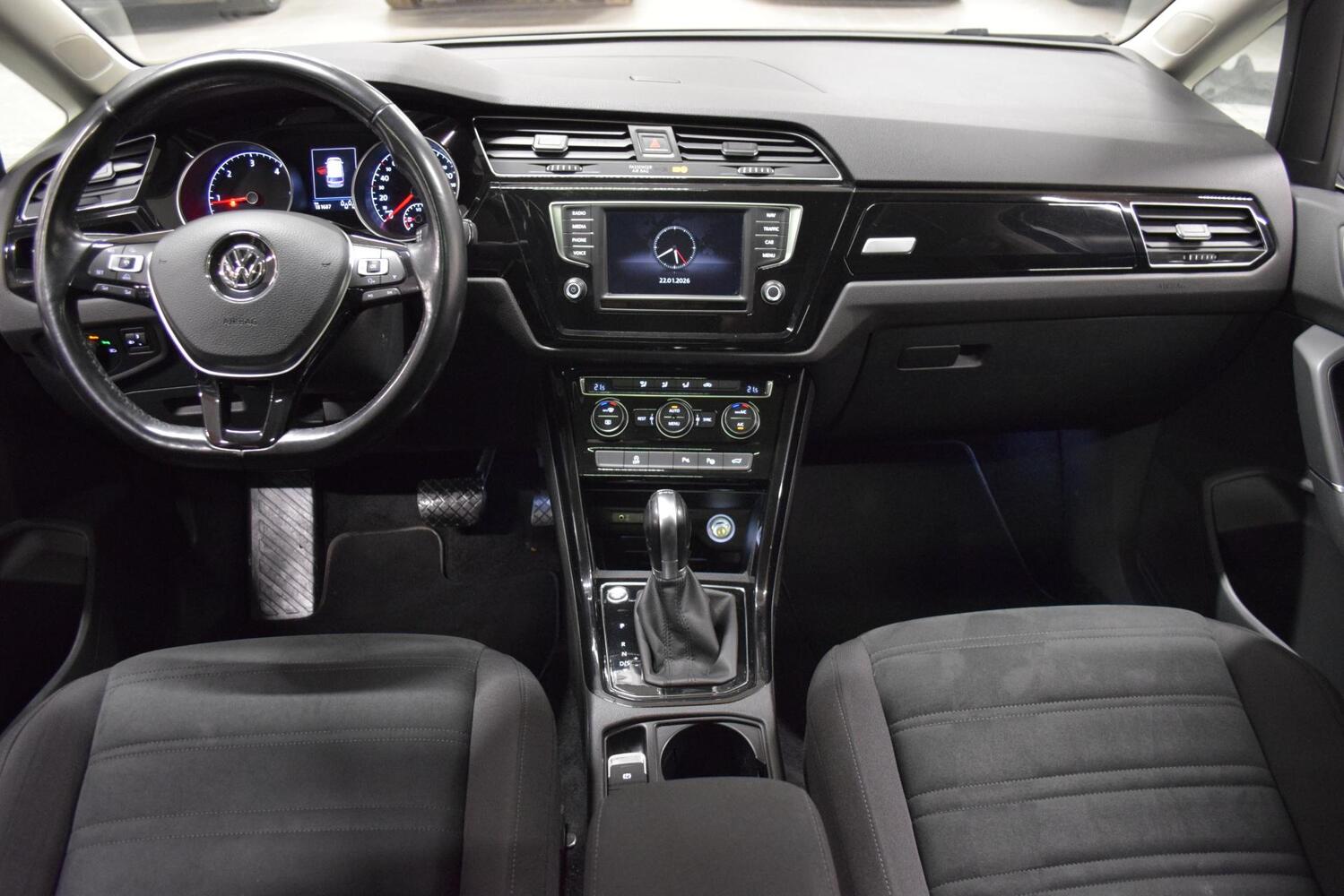 Volkswagen Touran vaihtoauto