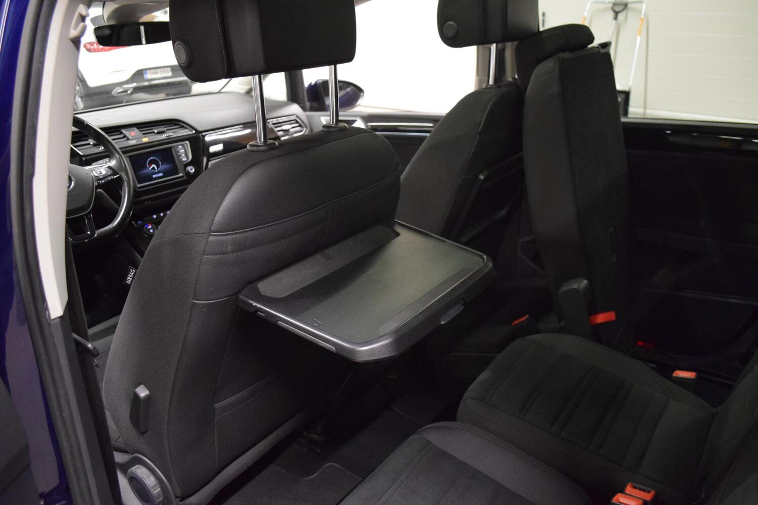 Volkswagen Touran vaihtoauto
