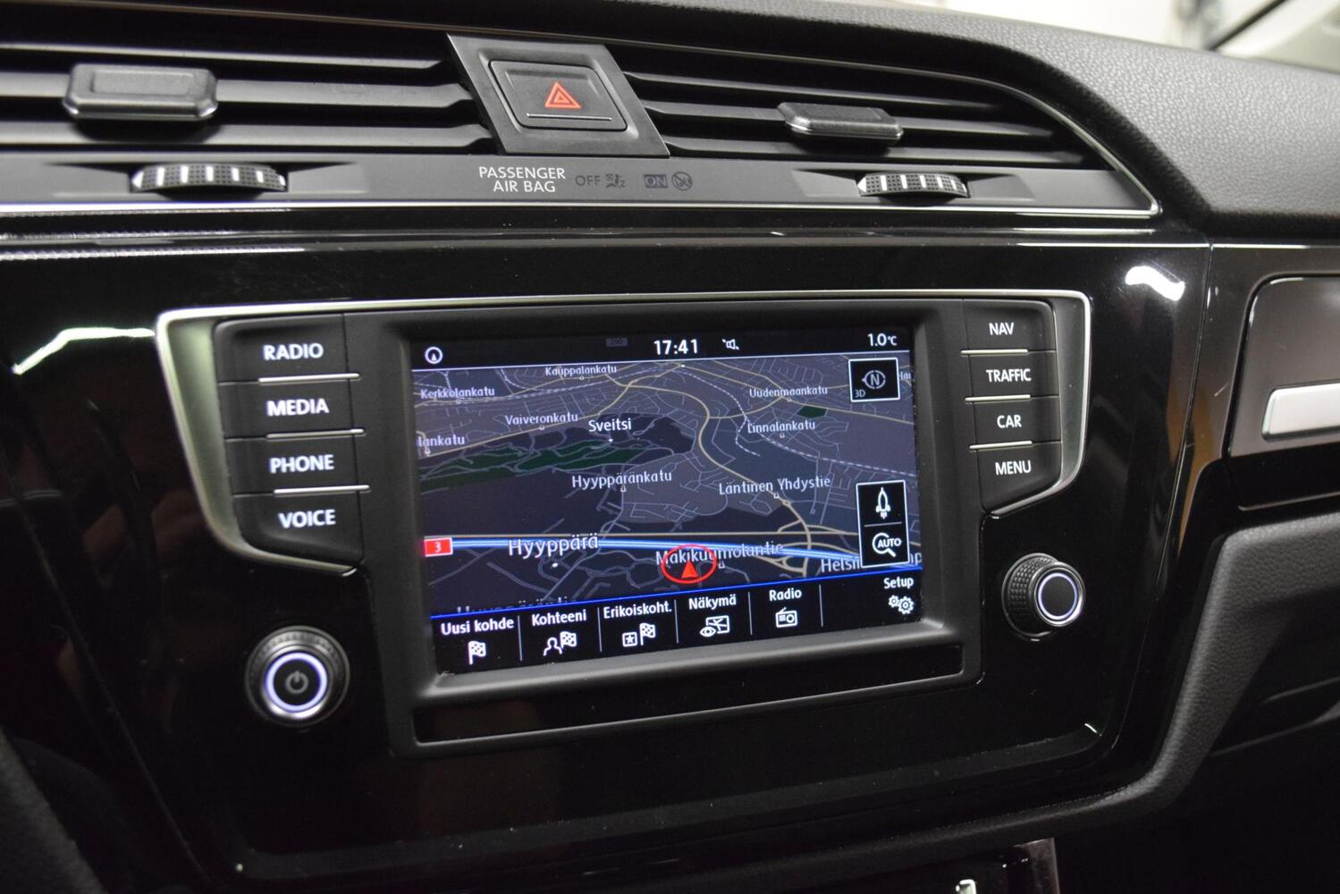 Volkswagen Touran vaihtoauto