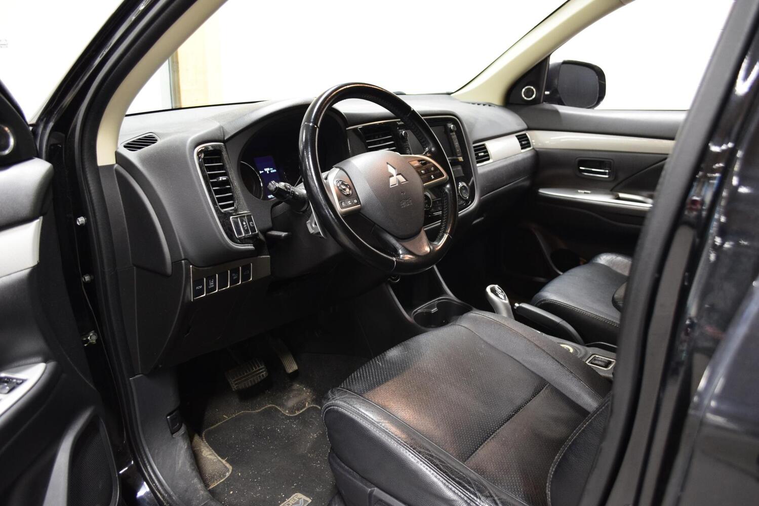Mitsubishi Outlander PHEV vaihtoauto