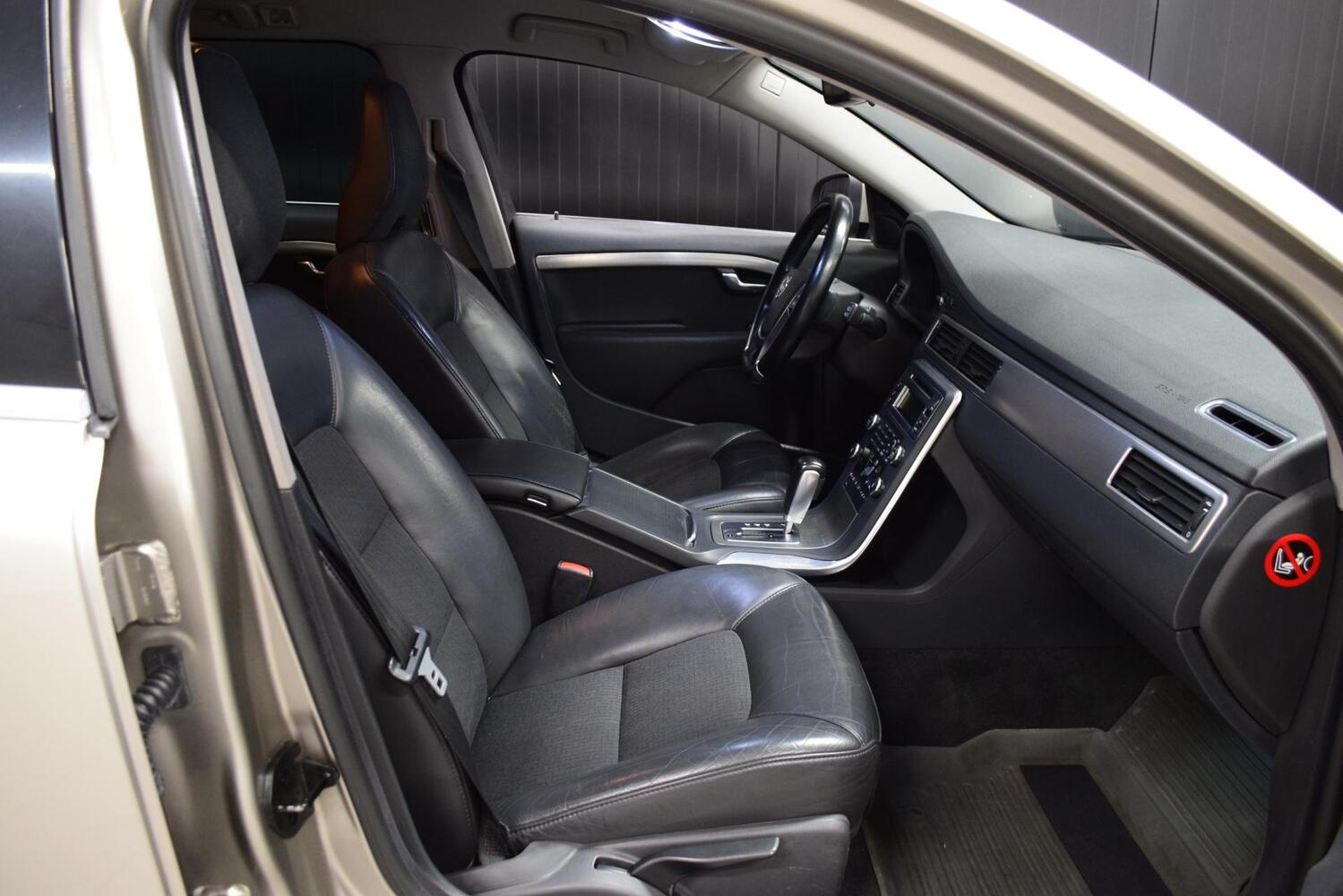 Volvo V70 vaihtoauto