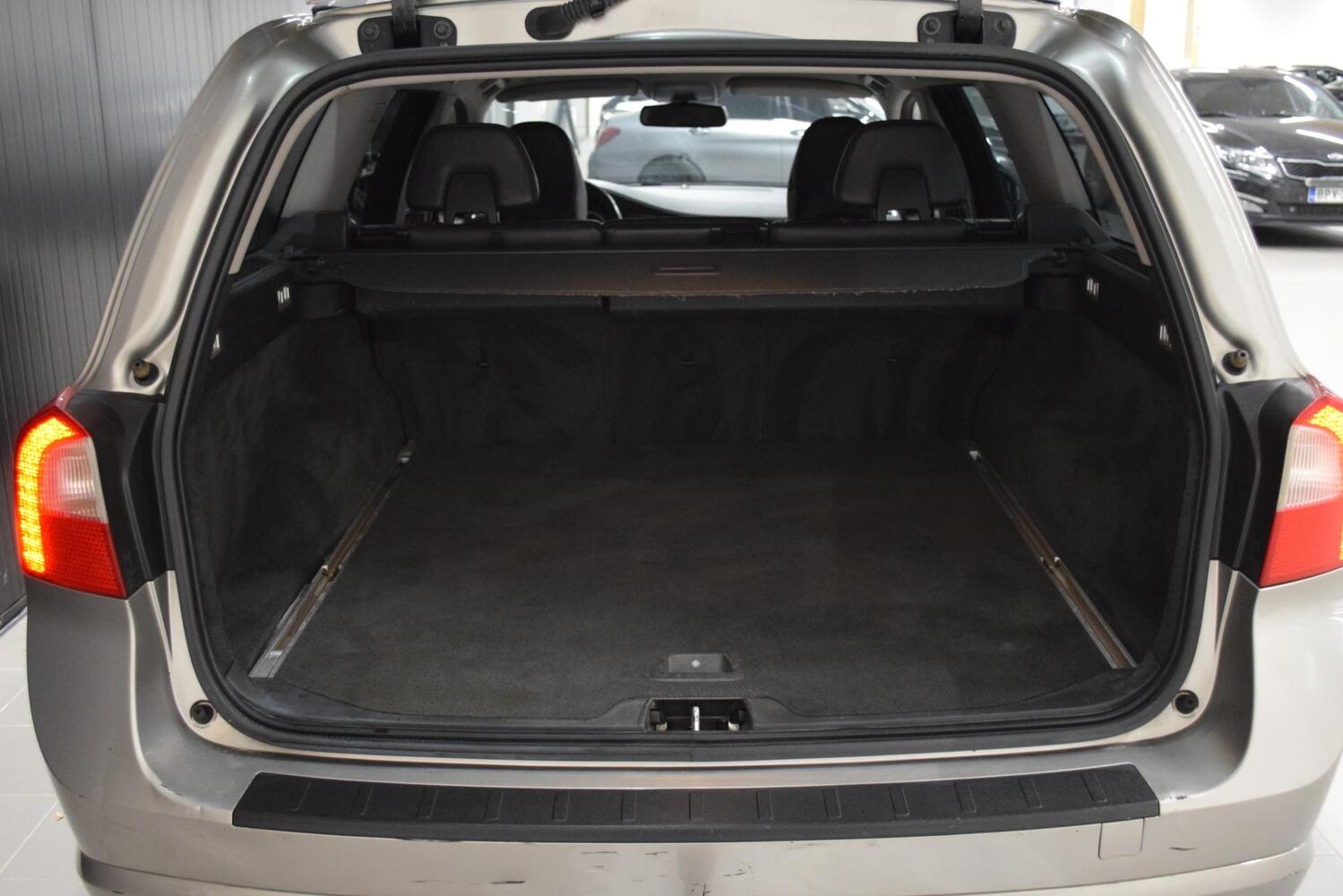 Volvo V70 vaihtoauto