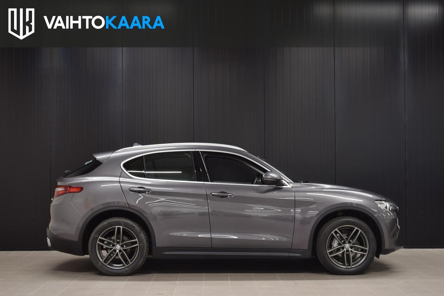 Alfa Romeo Stelvio vaihtoauto
