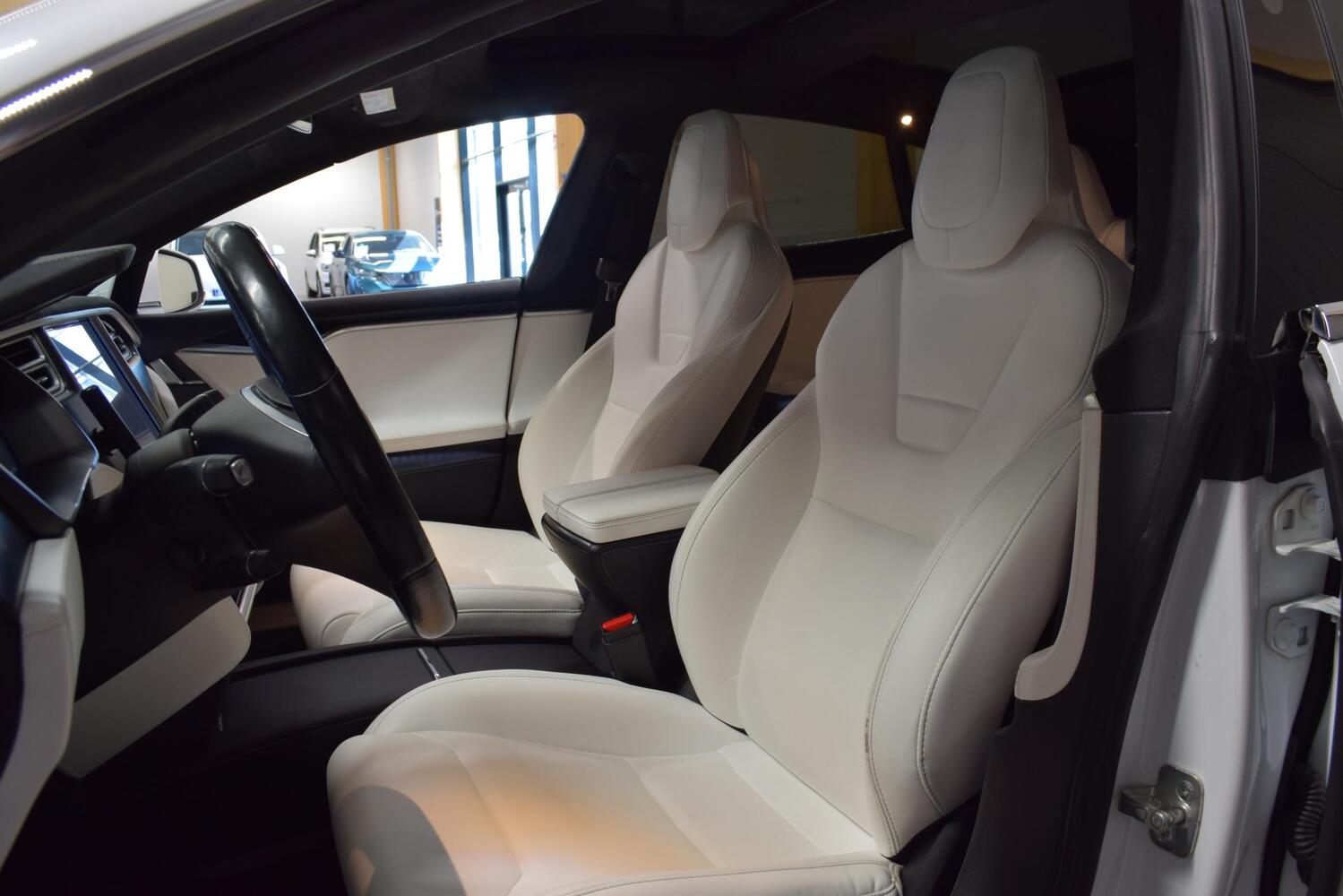 Tesla Model S vaihtoauto
