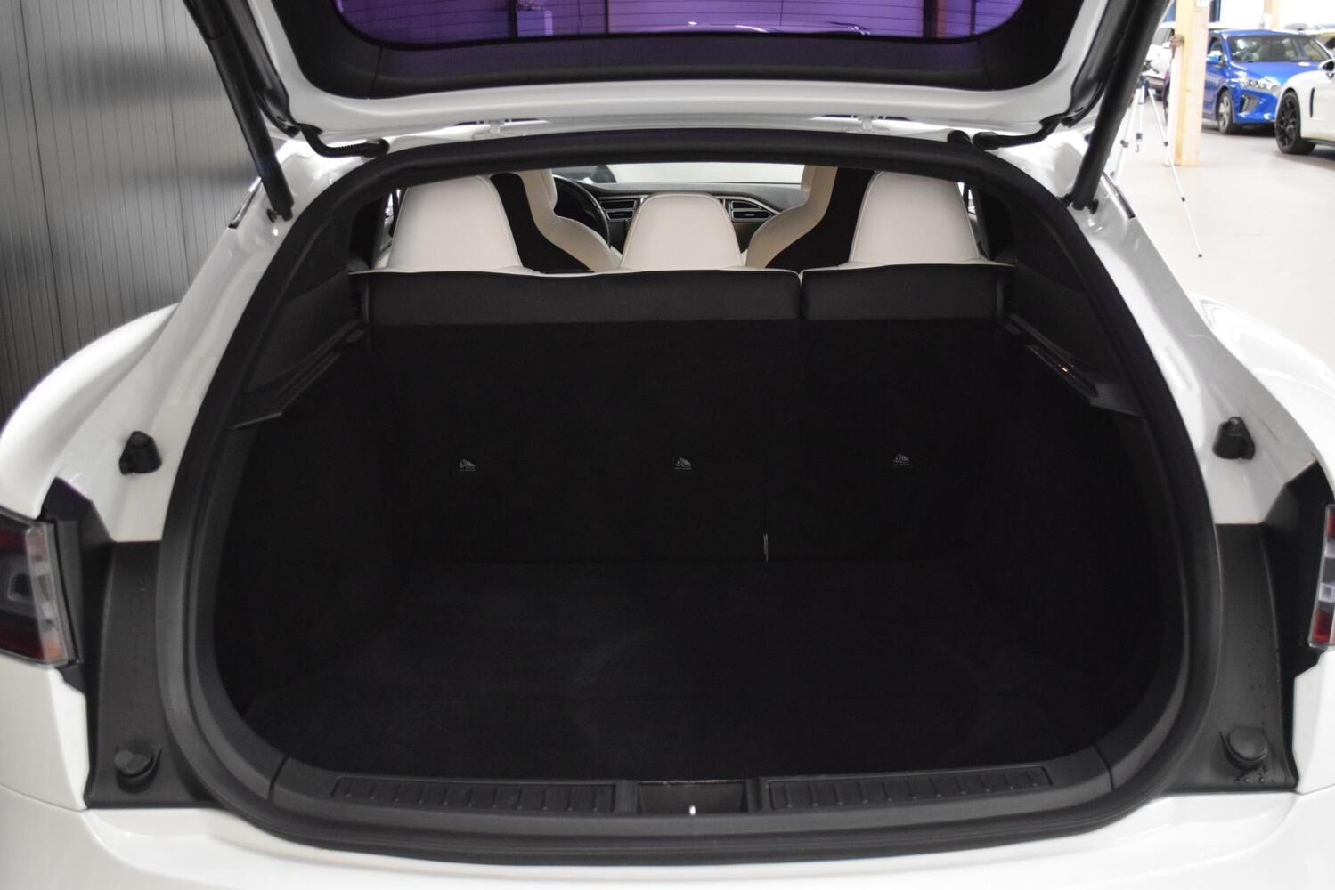 Tesla Model S vaihtoauto