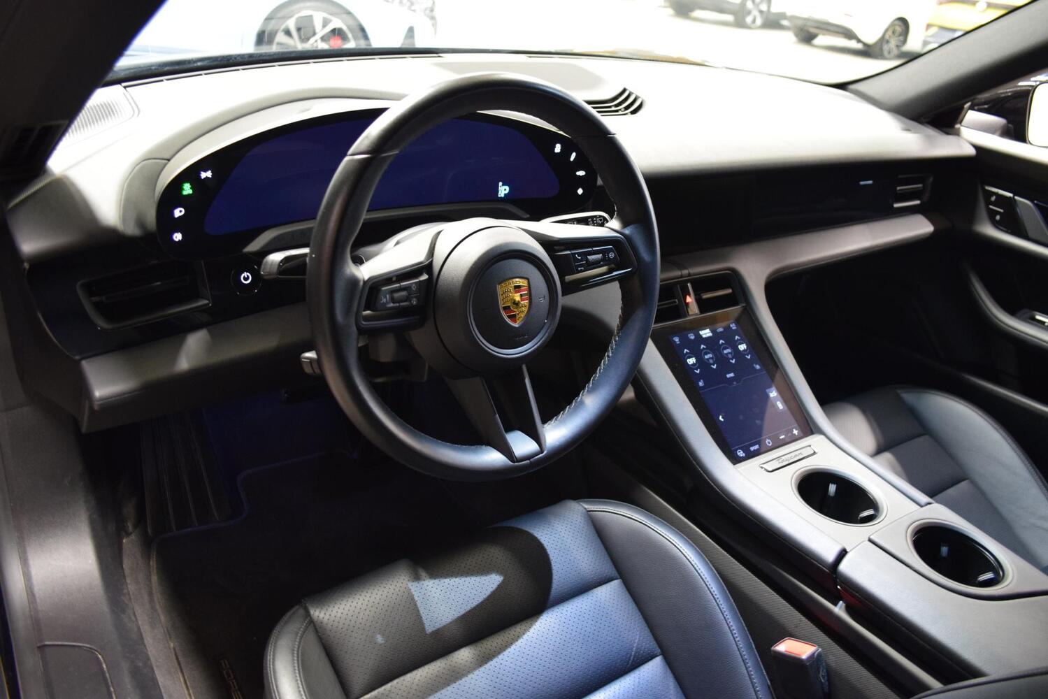 Porsche Taycan vaihtoauto