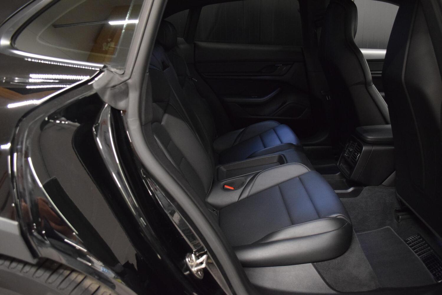 Porsche Taycan vaihtoauto