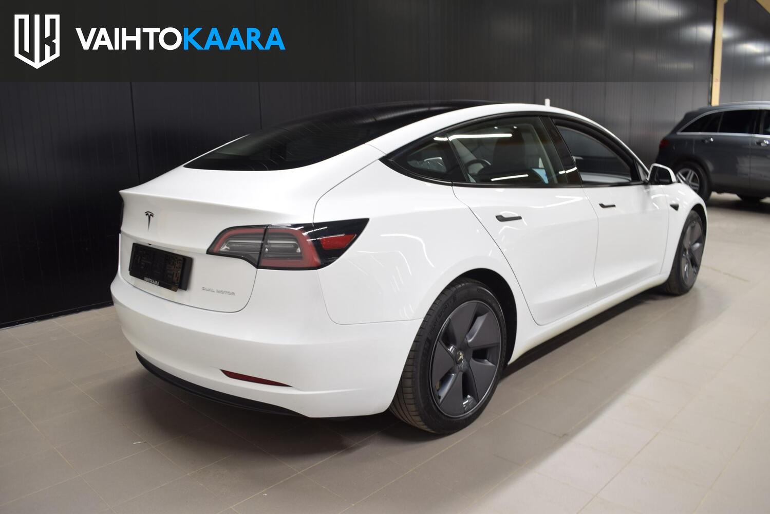 Tesla Model 3 vaihtoauto