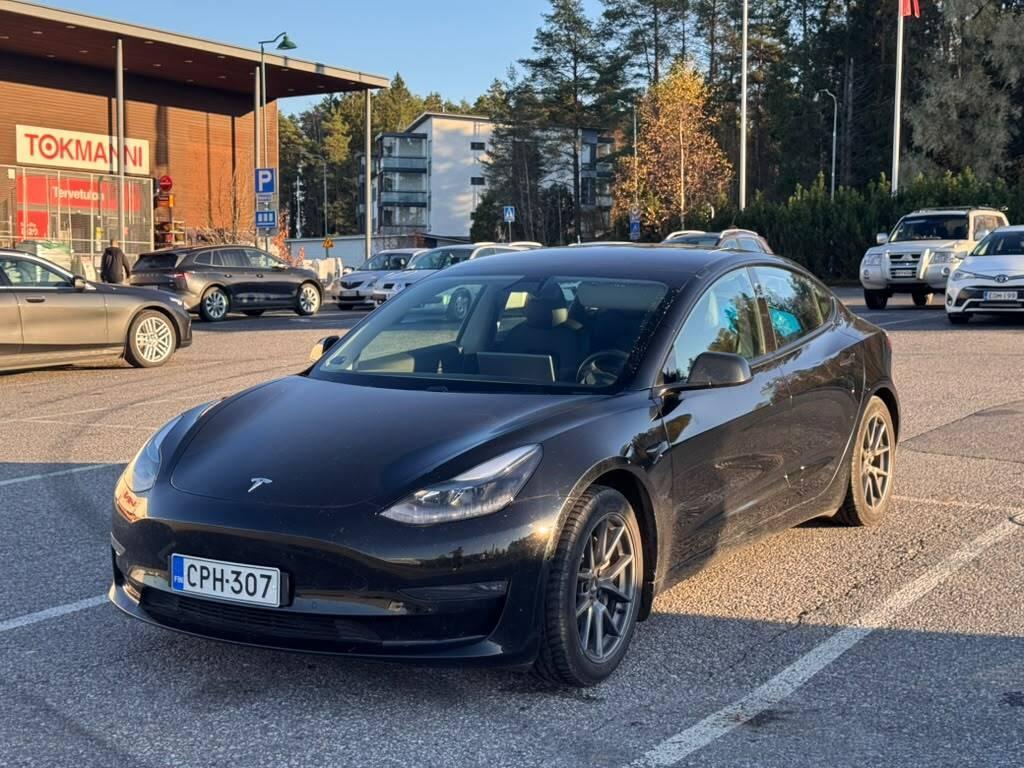Tesla Model 3 vaihtoauto