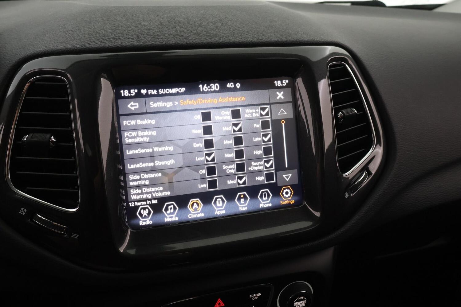 Jeep Compass vaihtoauto