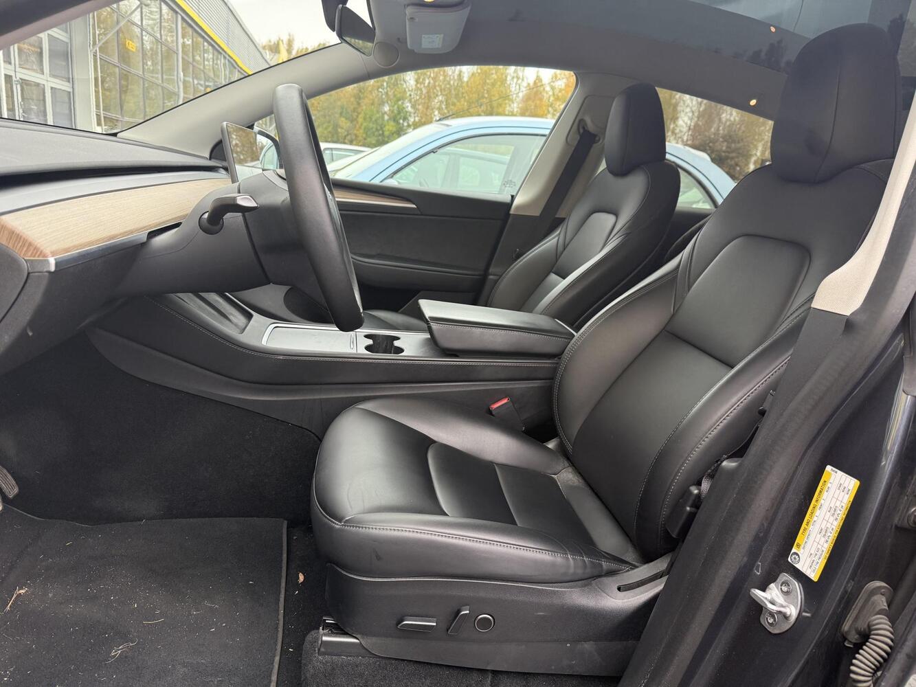 Tesla Model Y vaihtoauto