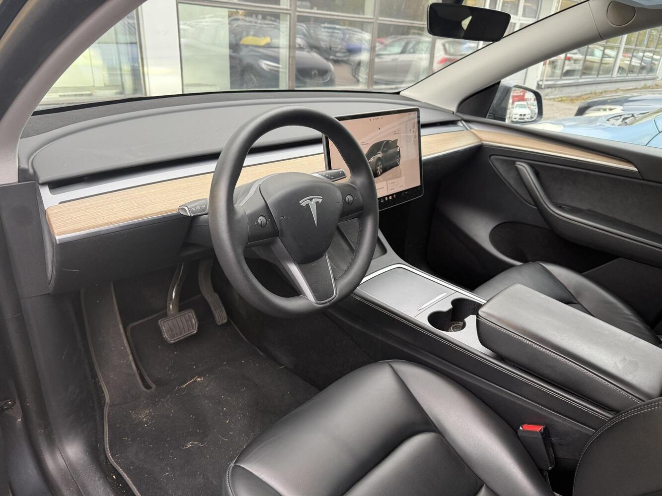 Tesla Model Y vaihtoauto