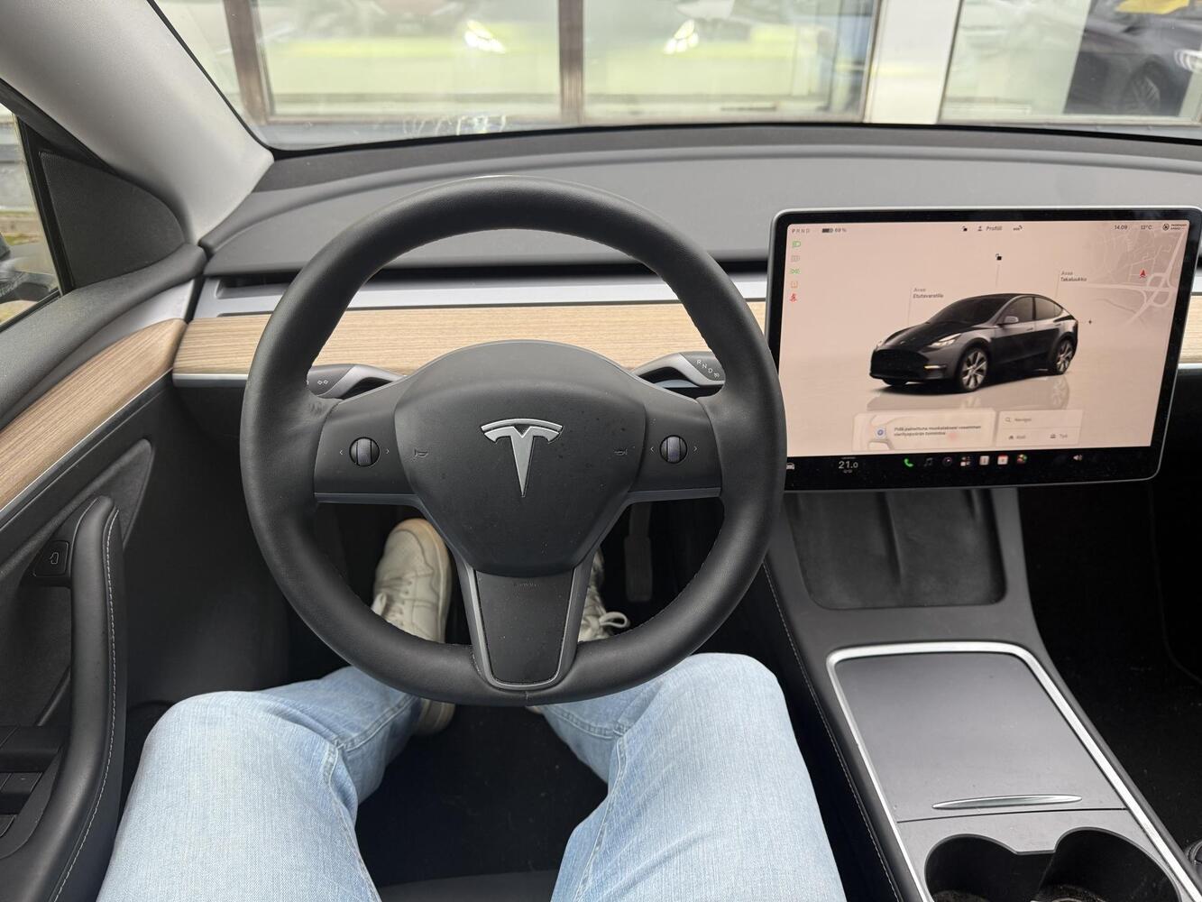 Tesla Model Y vaihtoauto