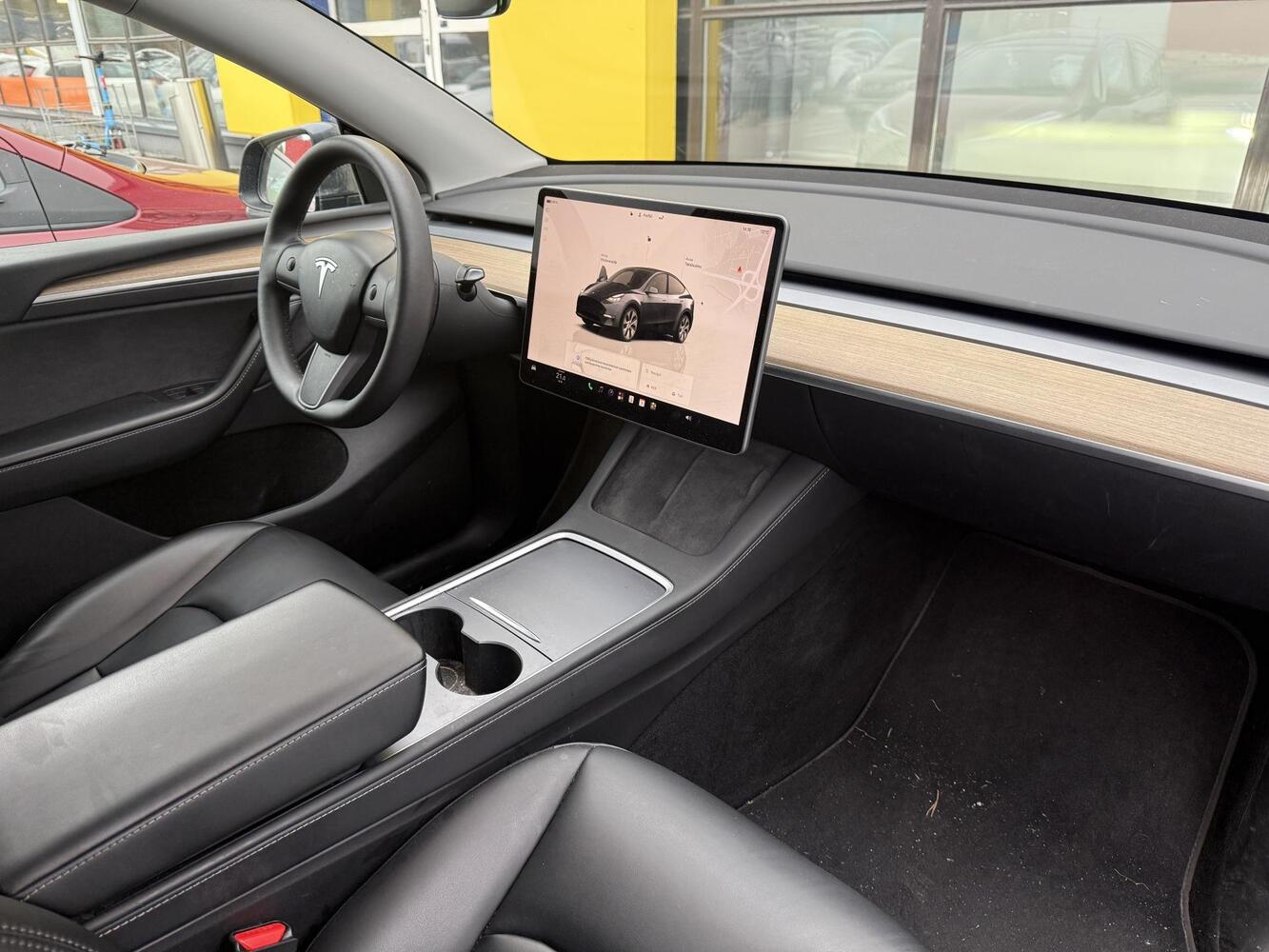 Tesla Model Y vaihtoauto