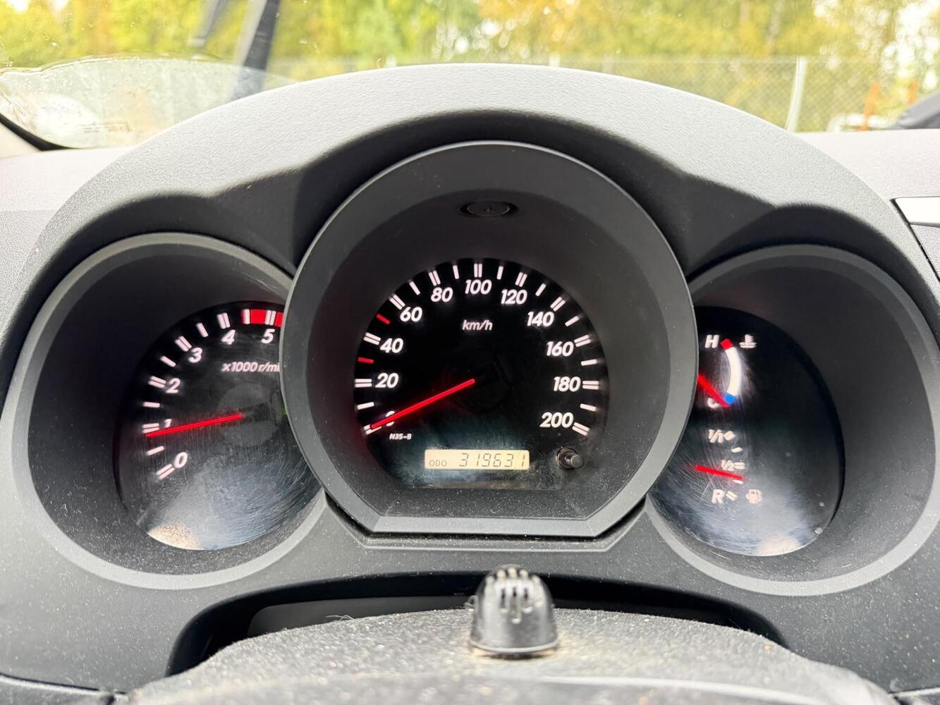 Toyota Hilux vaihtoauto