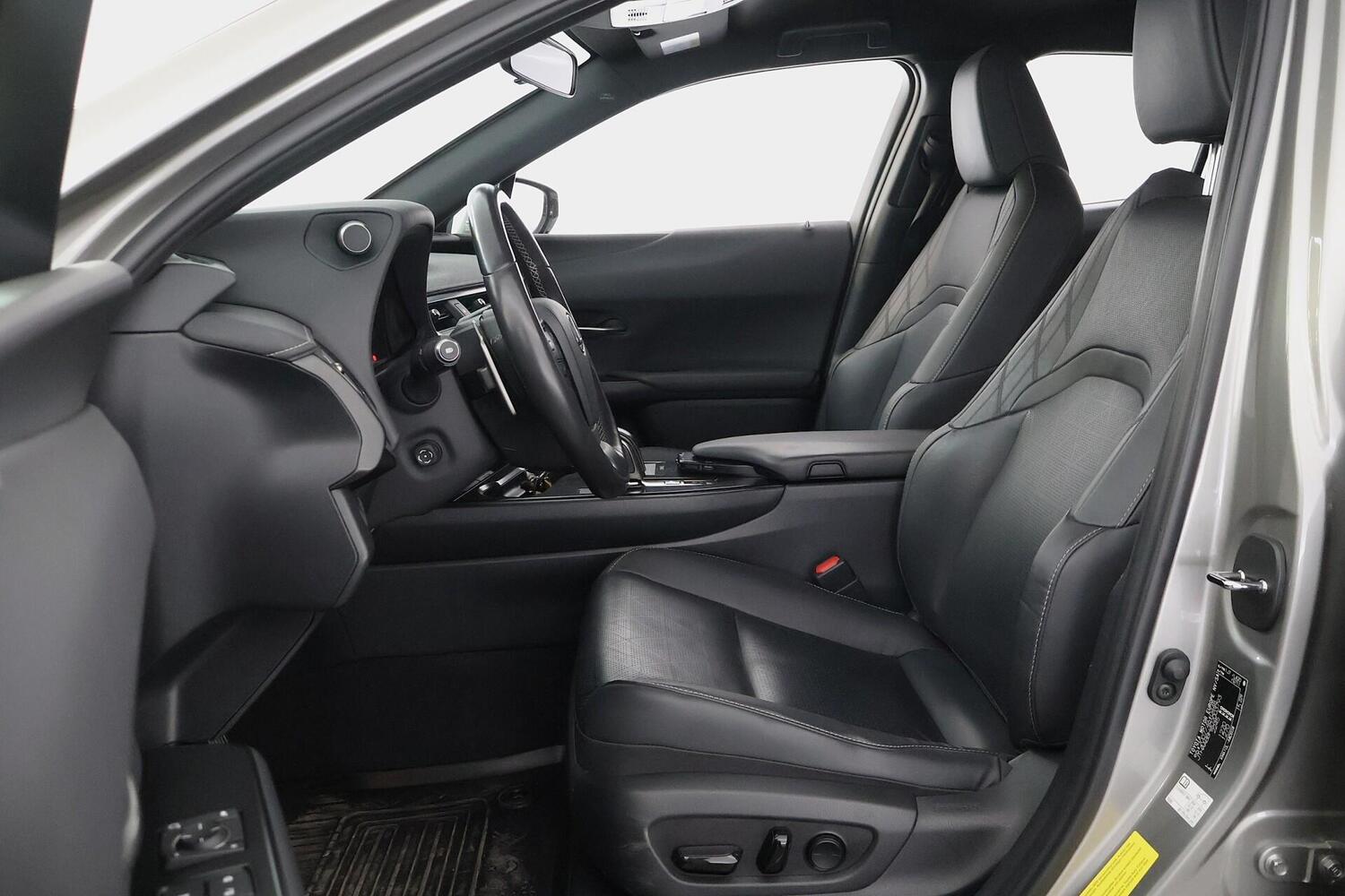 Lexus UX vaihtoauto