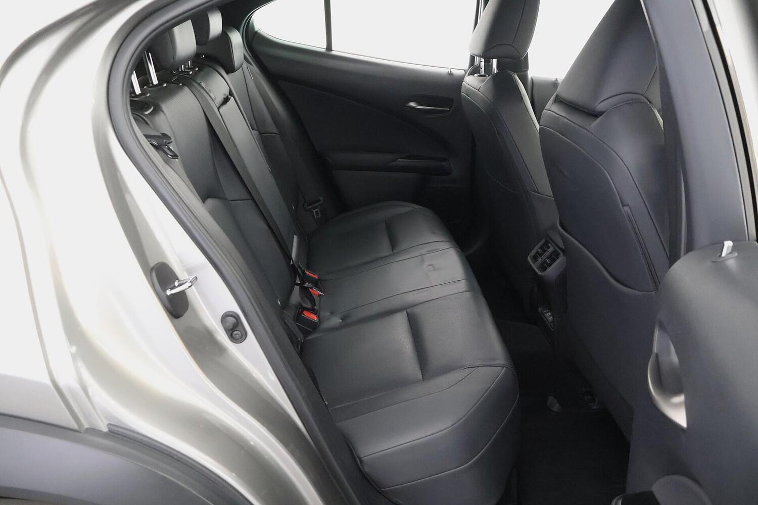 Lexus UX vaihtoauto