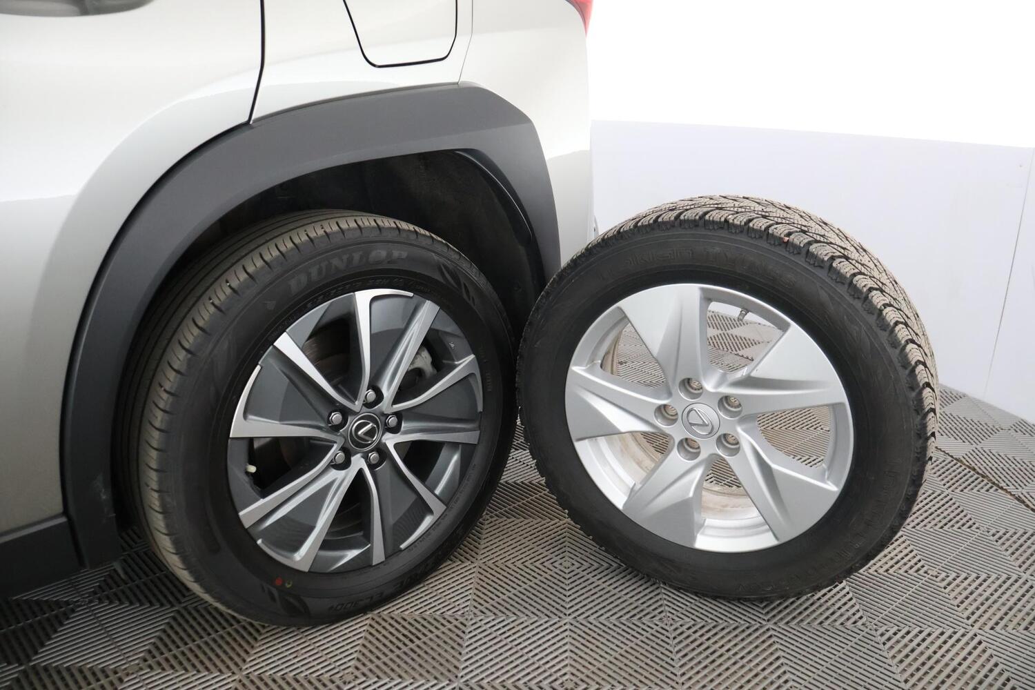 Lexus UX vaihtoauto