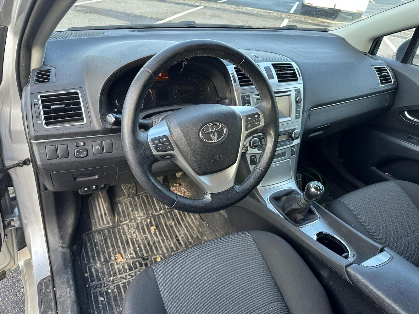 Toyota Avensis vaihtoauto
