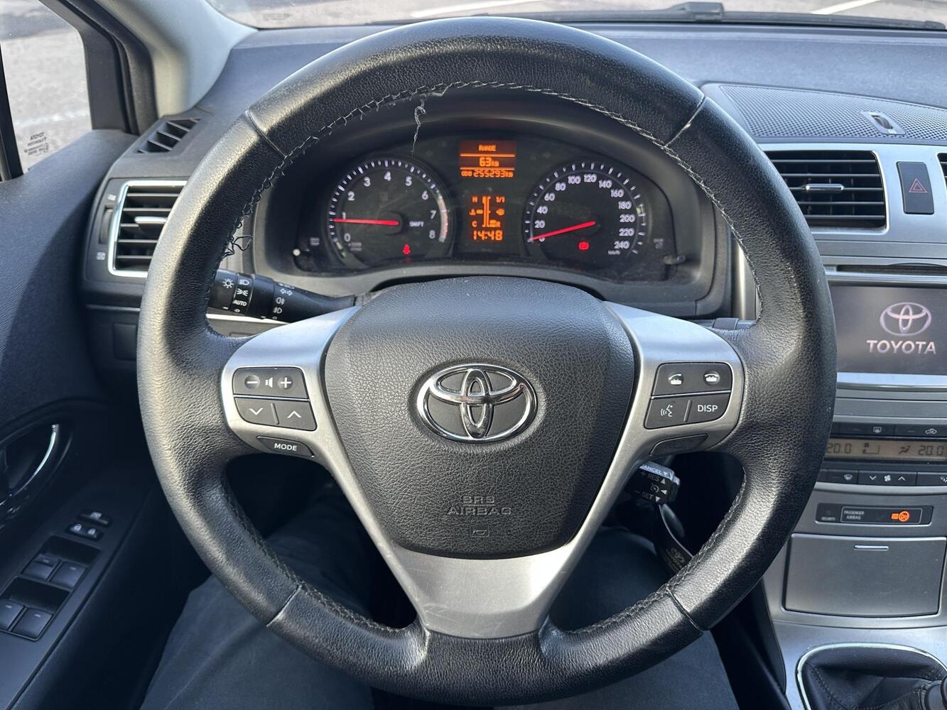 Toyota Avensis vaihtoauto