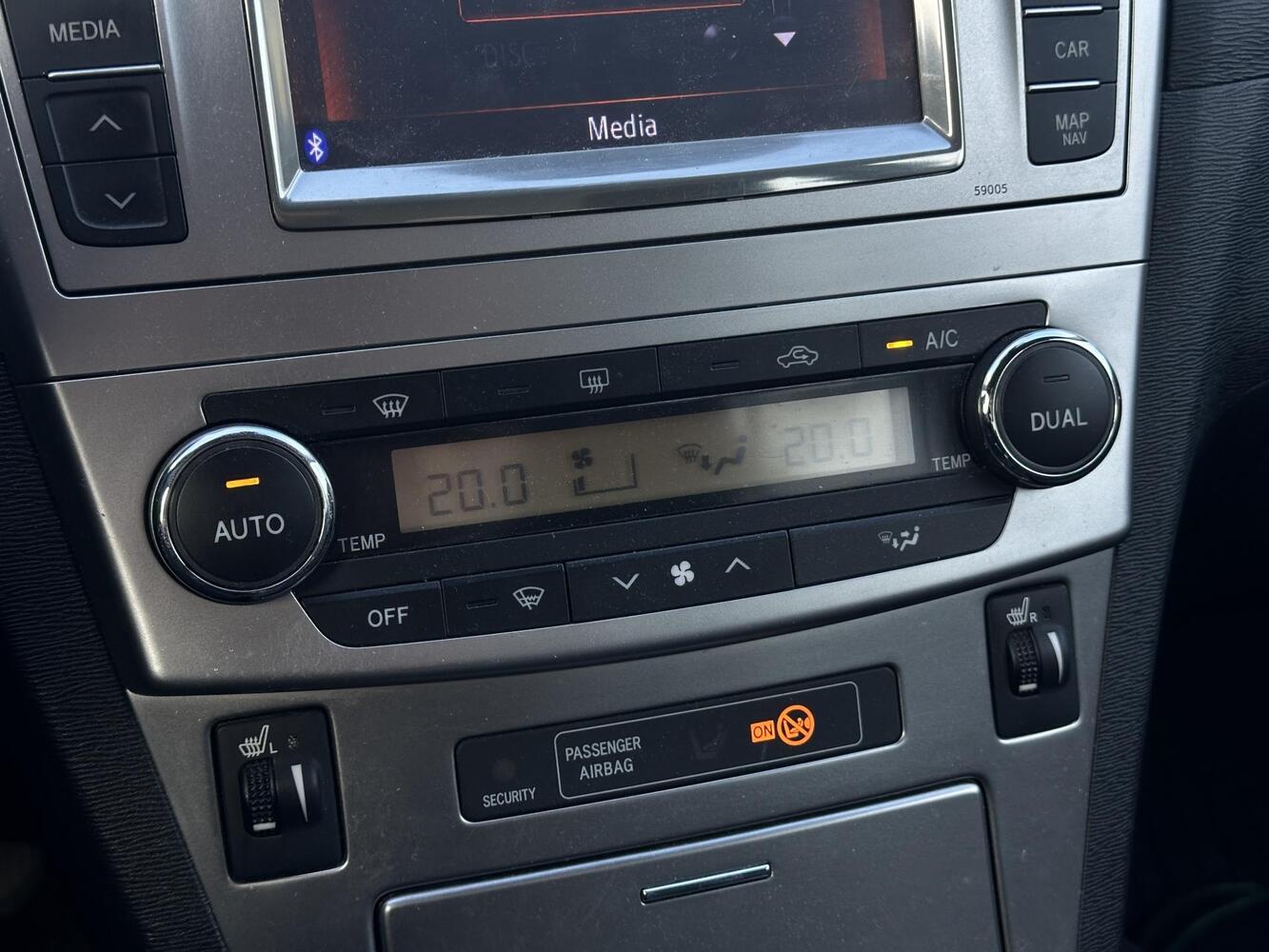 Toyota Avensis vaihtoauto