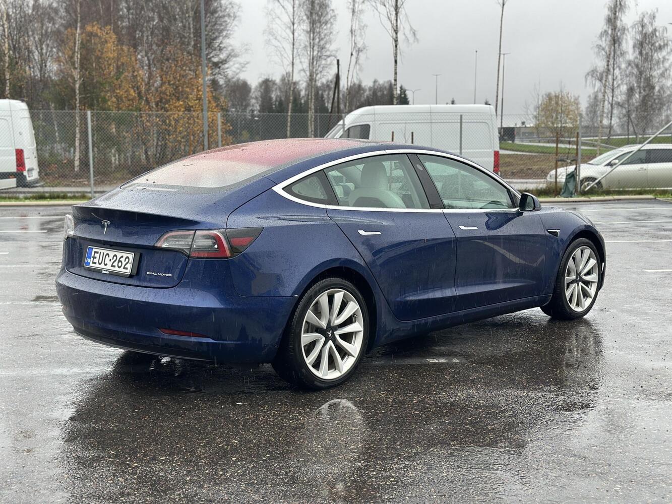 Tesla Model 3 vaihtoauto
