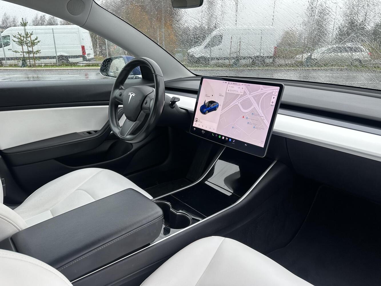 Tesla Model 3 vaihtoauto