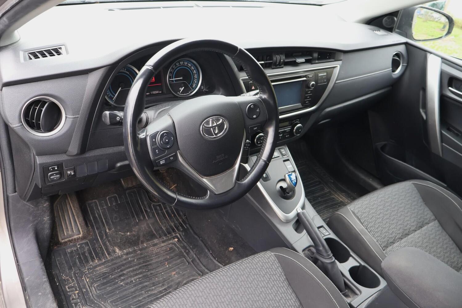 Toyota Auris vaihtoauto