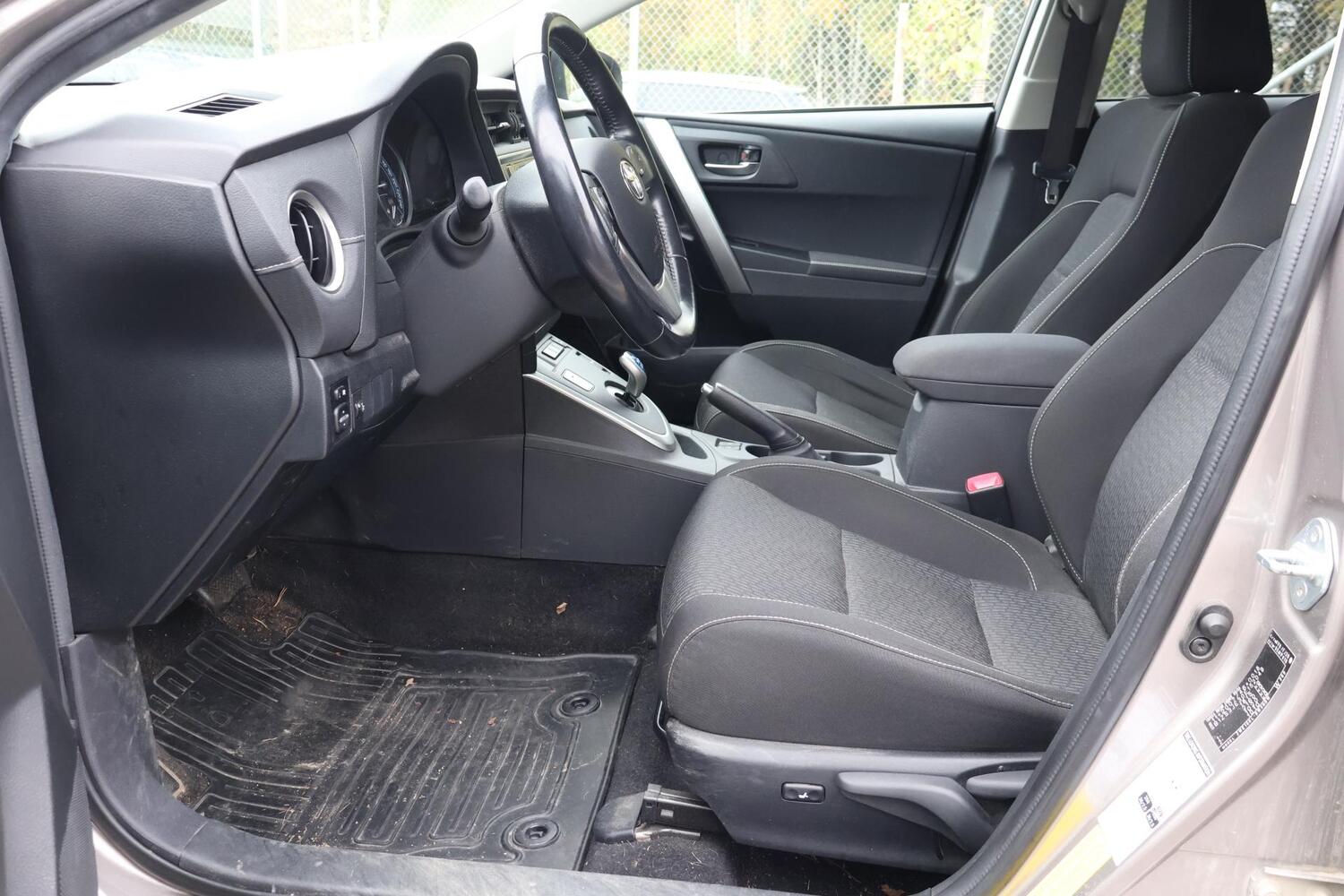 Toyota Auris vaihtoauto
